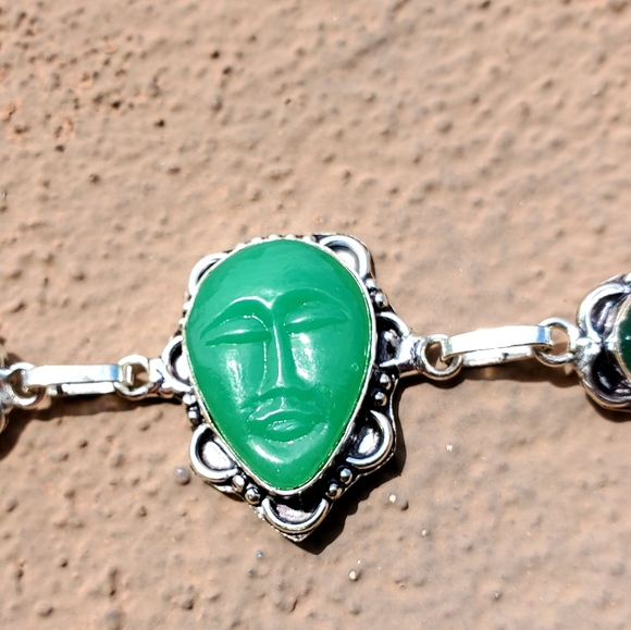 New Carved Face Green Onyx Silver Bangle Bracelet. - Picture 5 of 12